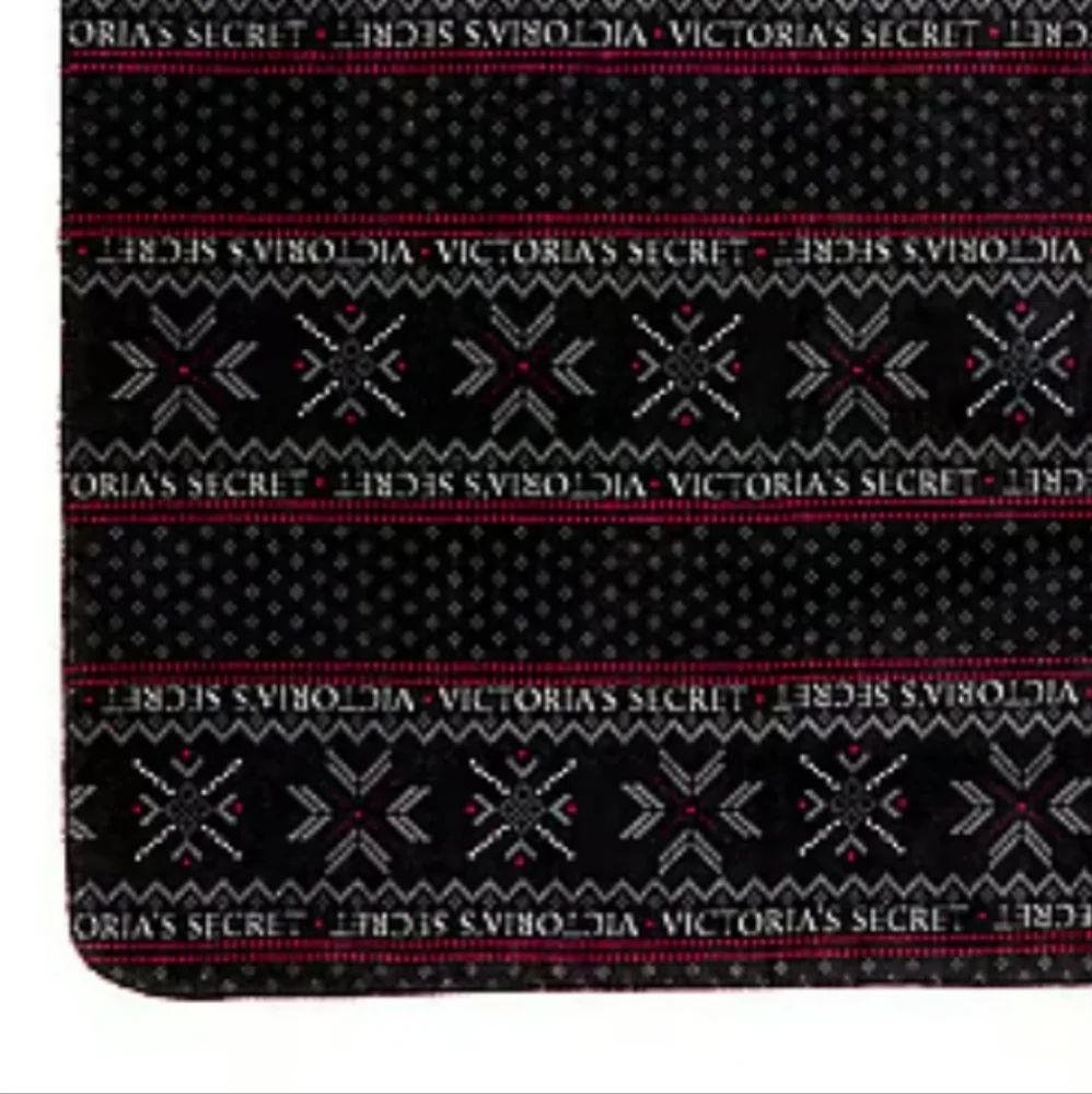 ❤️ VICTORIA'S SECRET Plush Sherpa Blanket ❤️